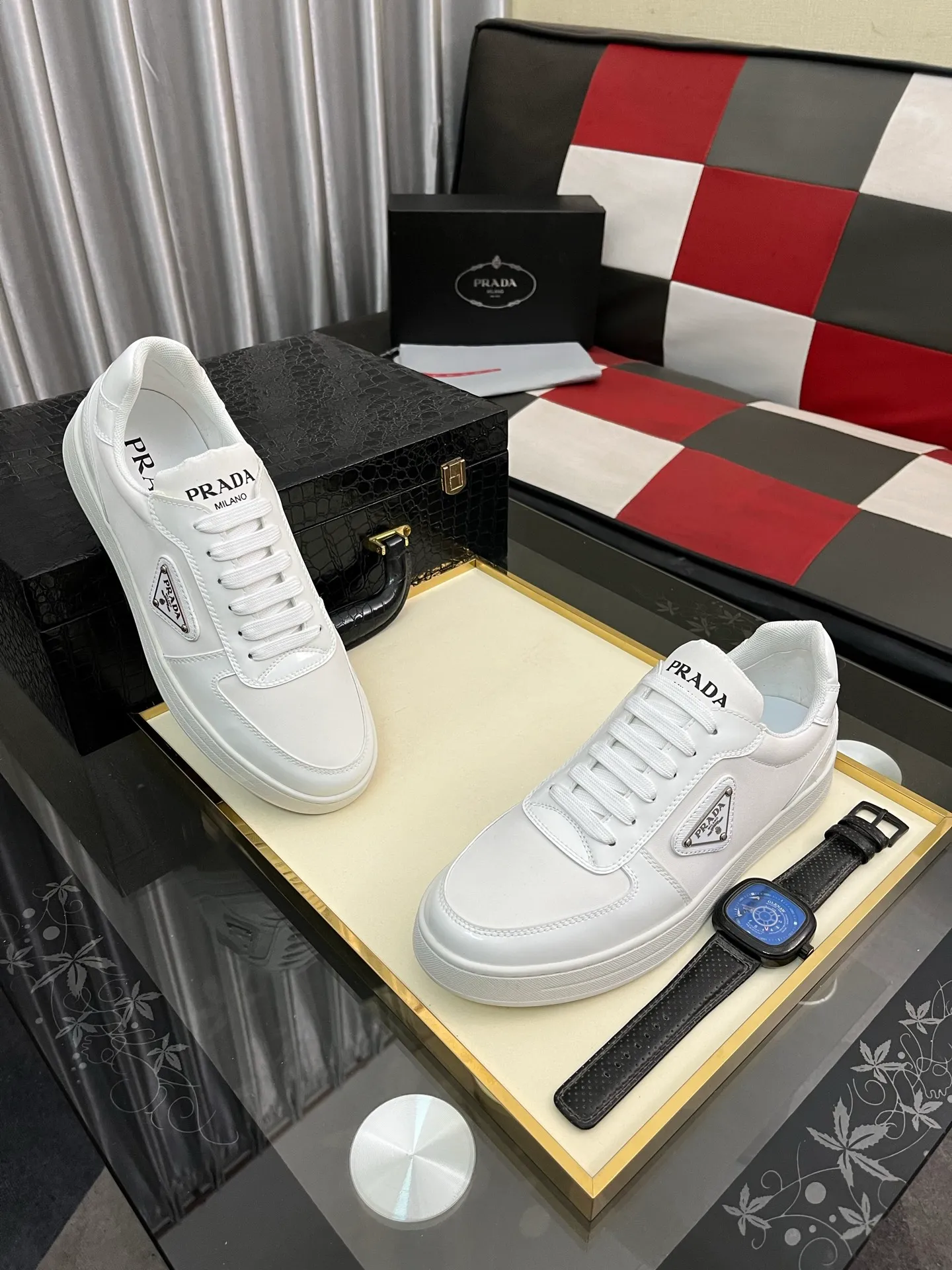 Men's shoes 💰440⌚️⌚️【PRADA】Prada ~ unique and casual style. New models from Prada official website are coming [Celebrate][Celebrate]🏃High-end brand casual shoes ➕Full set of packaging😍😍 Men's 2023 counters are on sale simultaneously, Italian imported brands select first-layer Italian cowhide. 🐑Sheepskin lining (refuses to discolor and rub feet) Sole: Original sole specially provided by the original factory 🎬Better in kind Size number: 38-444️⃣Colors available